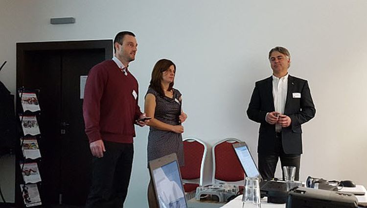 Dne 23. listopadu 2016 se konala EDU konference v hotelu Magnus v Trenčíně. Konferenci zahájili jednatel společnosti Schier Technik Slovakia Radoslav Zavřel (vlevo), Katarína Hrabovská, EDU manažerka pro Slovensko (uprostřed), a Zdeněk Bašta, obchodní manažer Dassault Systèmes SolidWorks. Foto: Marek Pagáč
