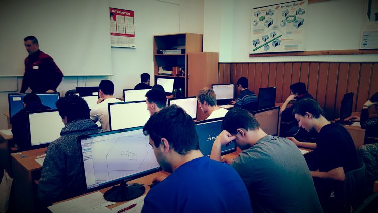 Nad soutěžním zadáním si někteří studenti lámali hlavu