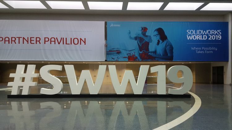 SOLIDWORKS Works 2019 se odehrával v Dallasu. Počet návštěvníků z řad uživatelů, konstruktérů, designérů, studentů, pedagogů, distributorů, pořadatelů a novinářů činil přes 5 tisíc přítomných.